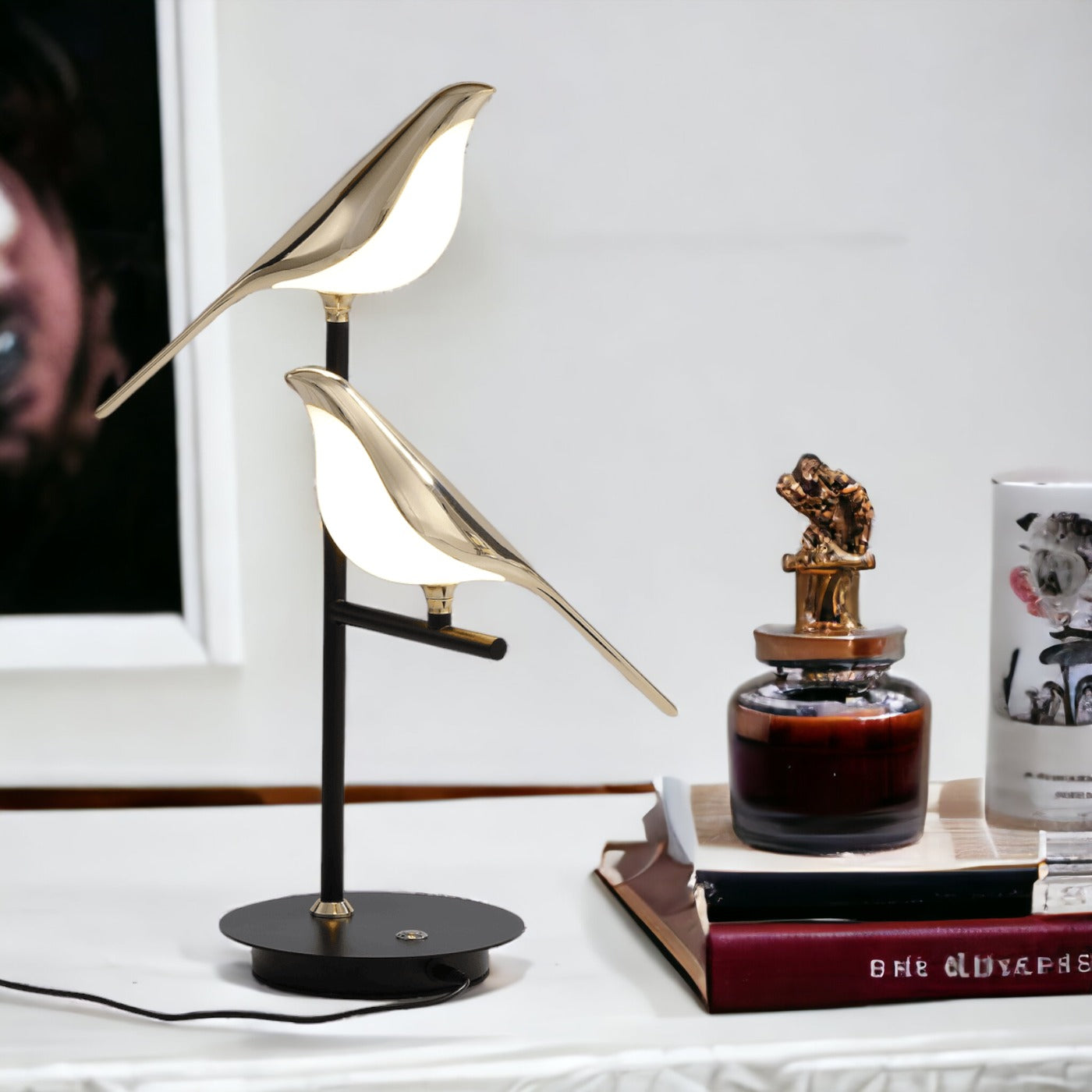 TwoBird Table Lamp – Sculptural LED Bird-Shaped Accent Light